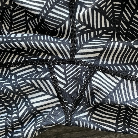 Sz8 Lululemon Wunder Under Pant in Banana Leaf White Black VGUC - Picture 15 of 15